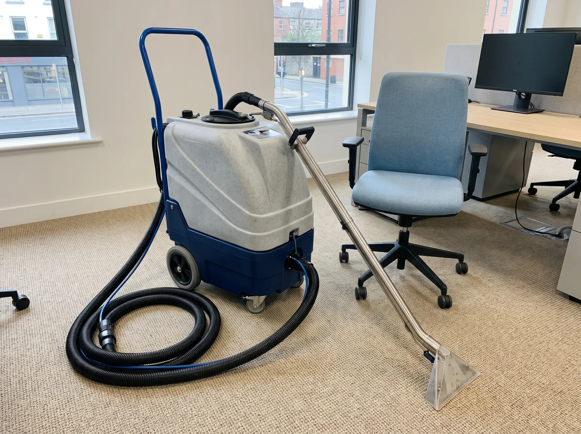 Office Carpet Cleaning equipment with hot water extraction hose and wand